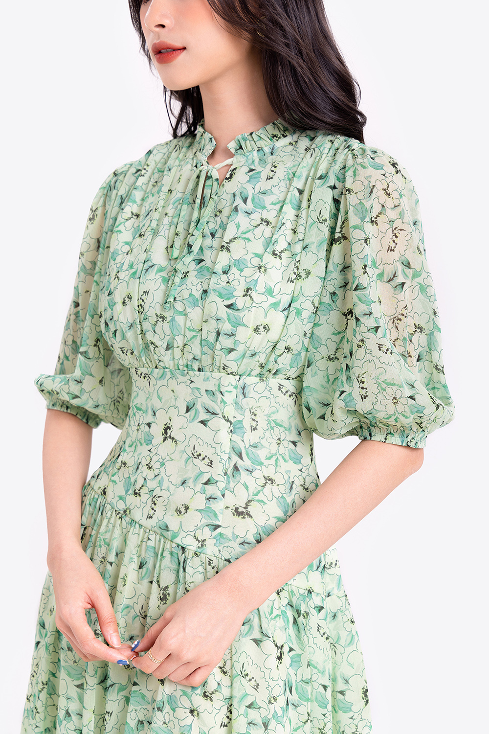 Đầm xòe hoa tay lỡ eo cách điệu