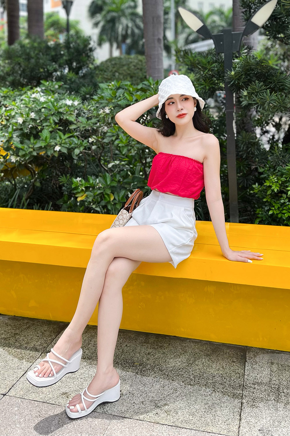 Áo ống croptop màu hồng 