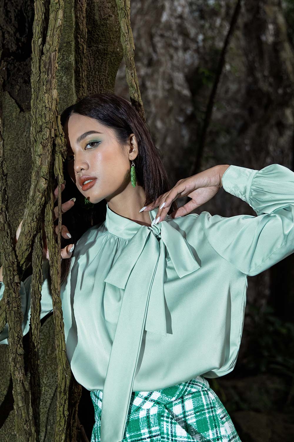 Áo sơ mi công sở tay dài cổ phối nơ 