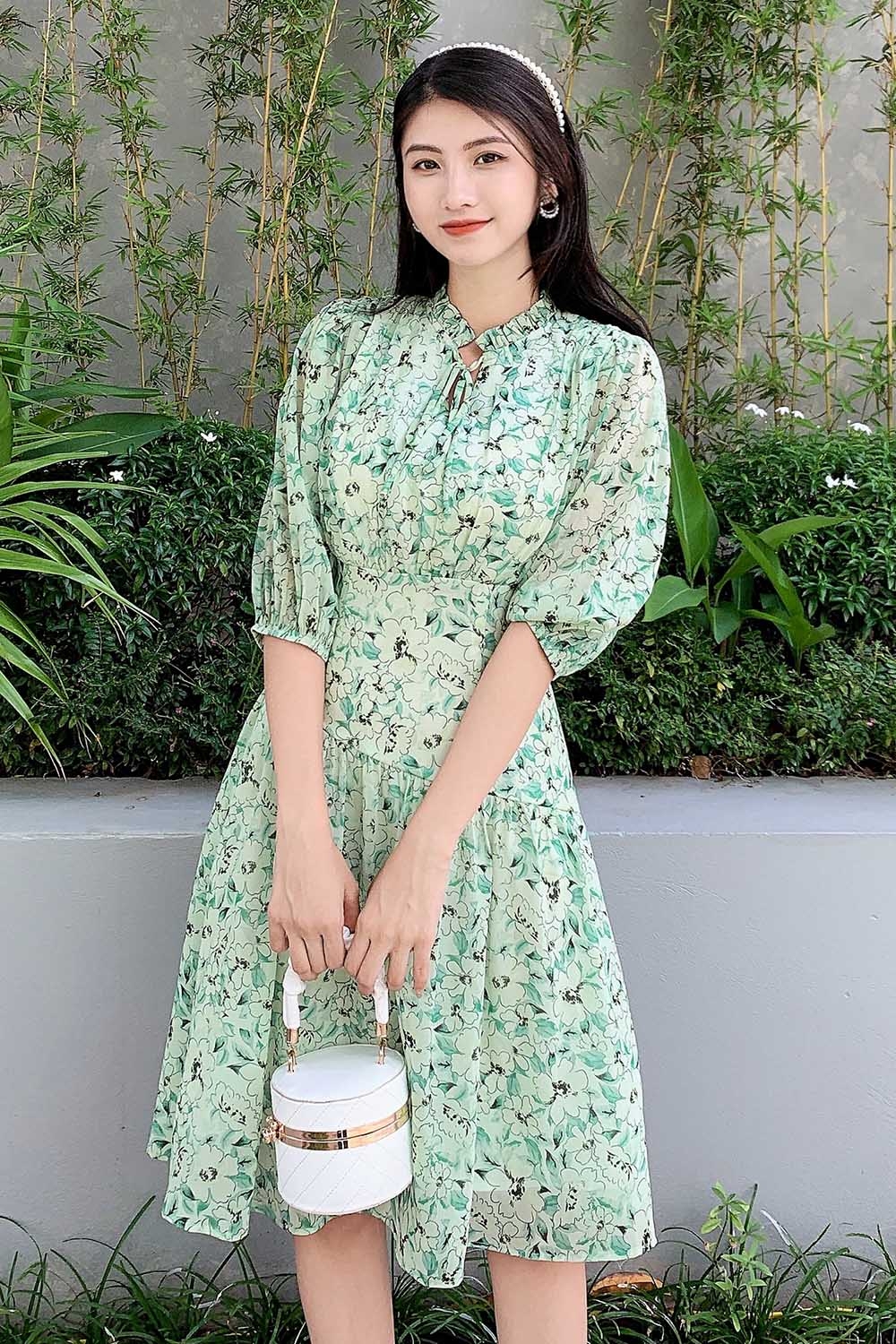 Đầm xòe hoa tay lỡ eo cách điệu