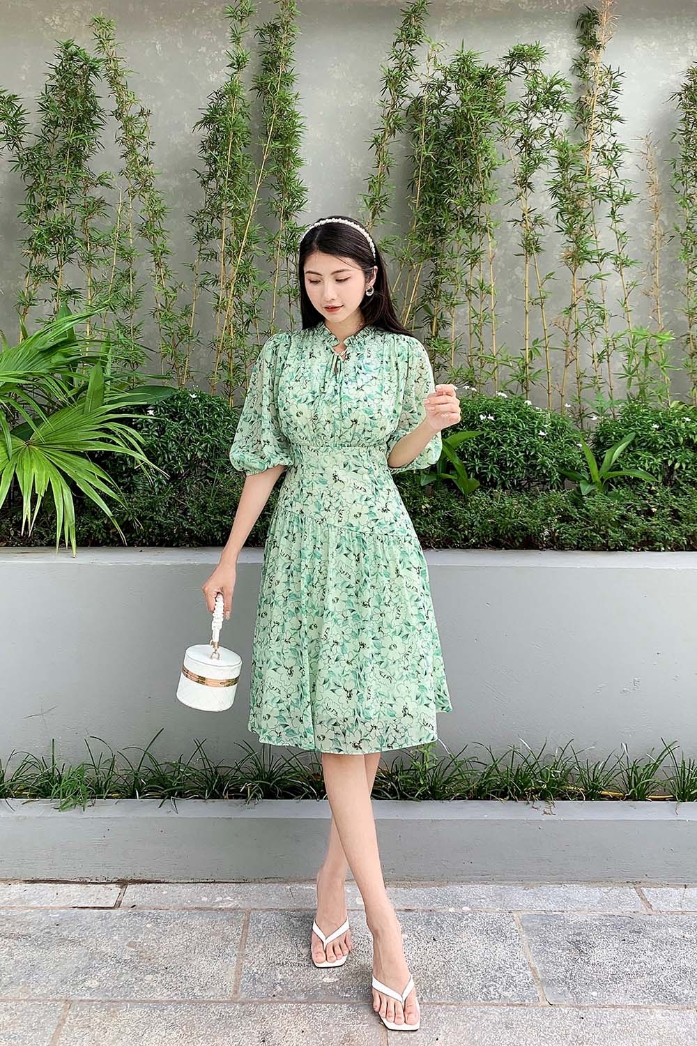 Đầm xòe hoa tay lỡ eo cách điệu