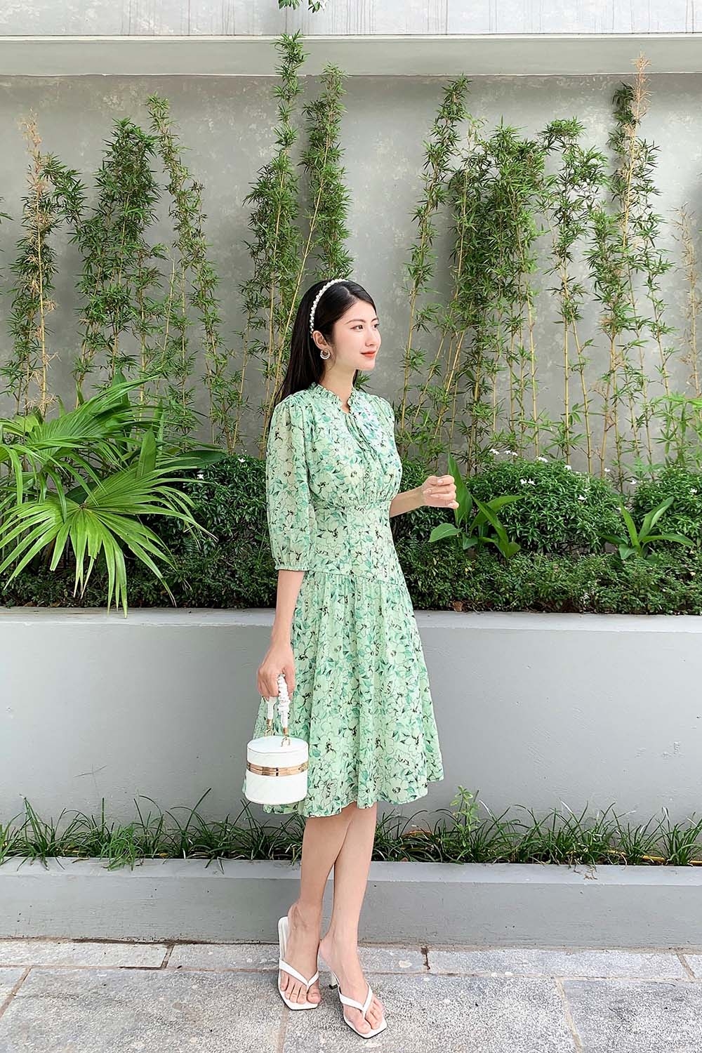 Đầm xòe hoa tay lỡ eo cách điệu