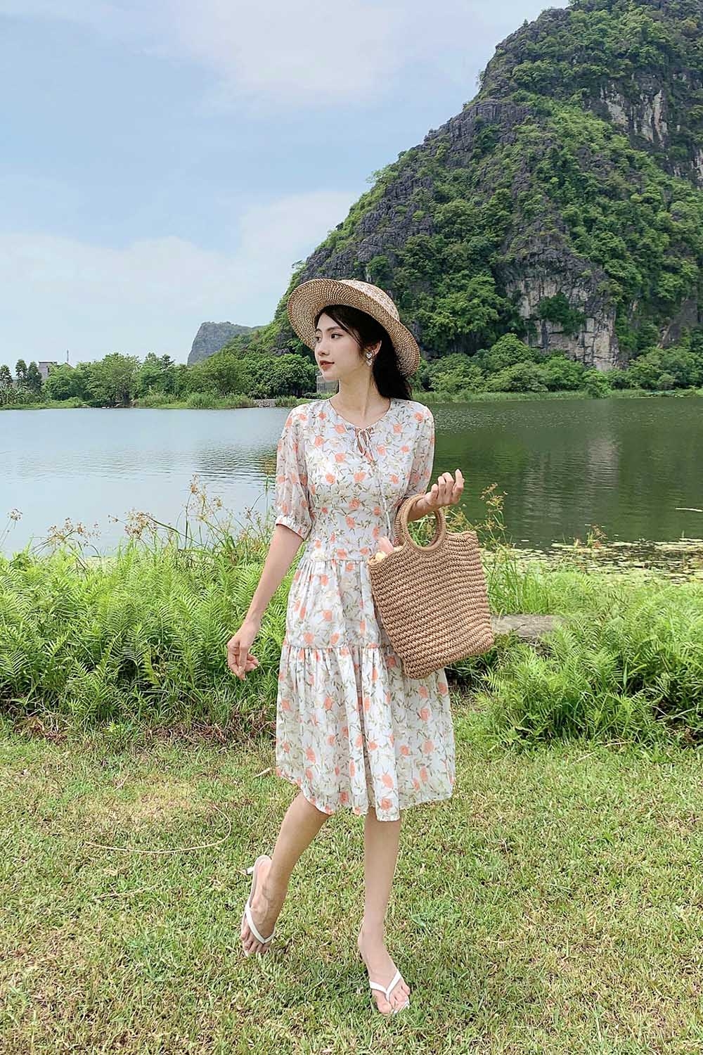 Đầm công sở họa tiết hoa dáng A hạ eo 