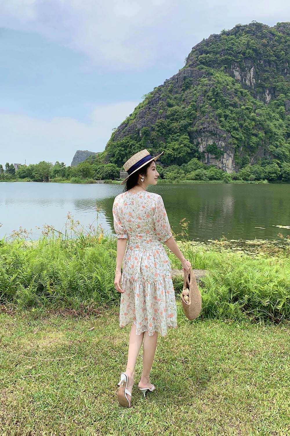 Đầm công sở họa tiết hoa dáng A hạ eo 