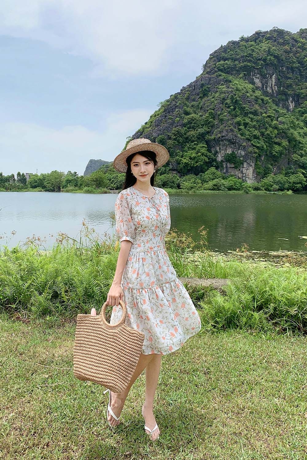 Đầm công sở họa tiết hoa dáng A hạ eo 