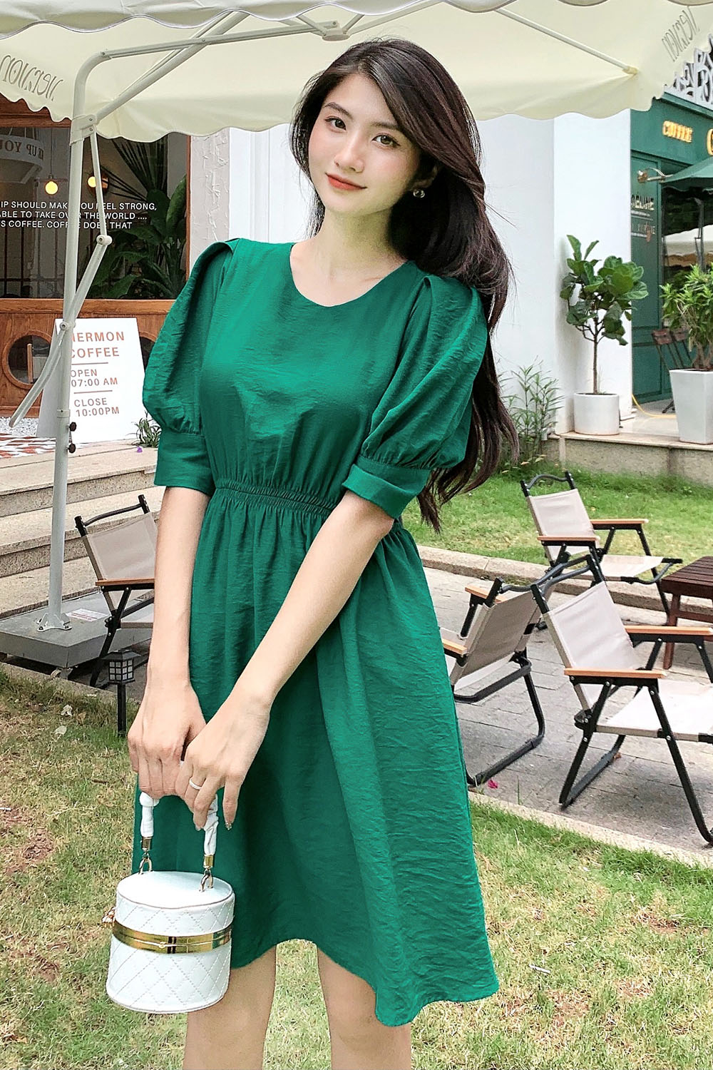 Đầm xòe tay lỡ eo cut-out bo thun 