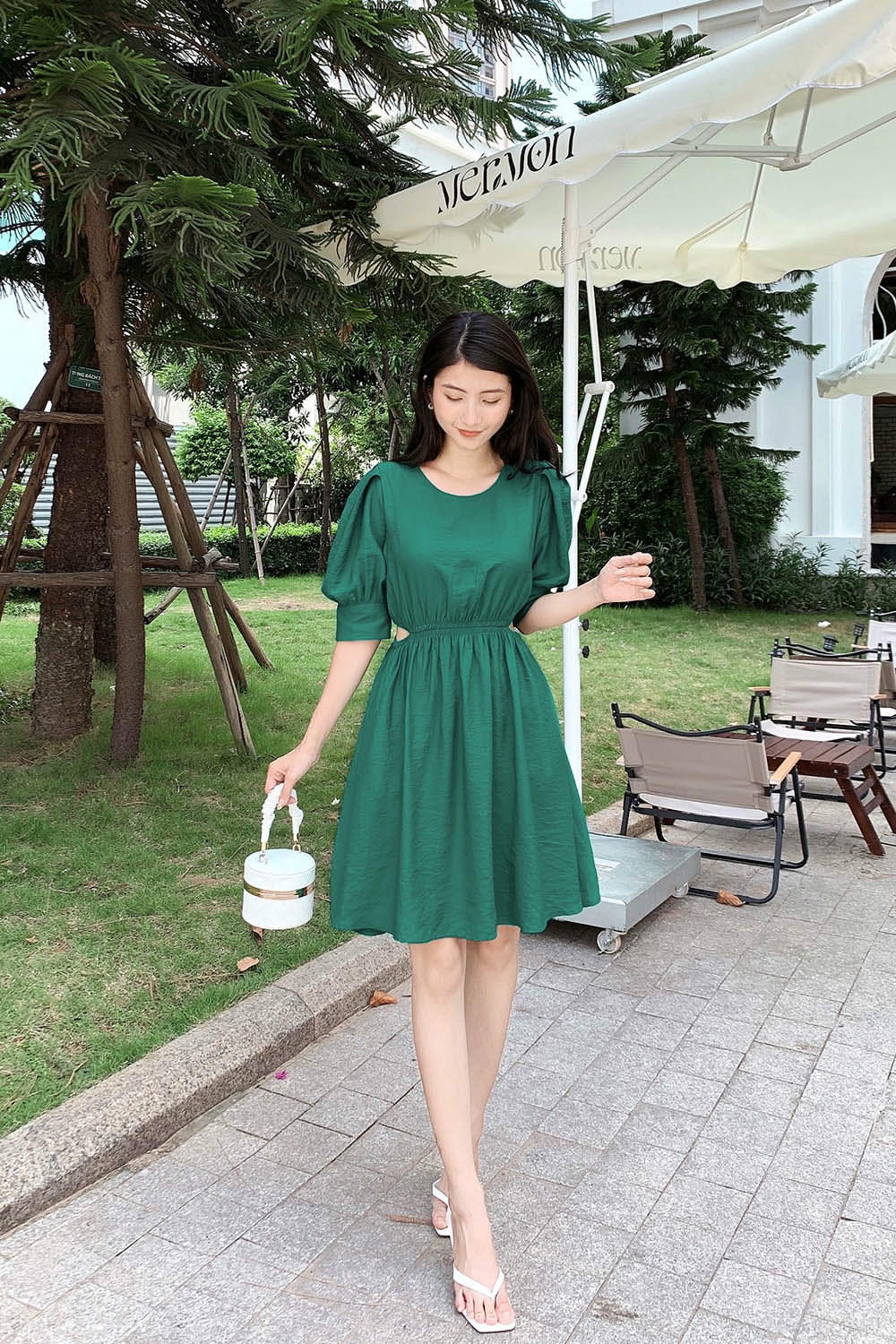 Đầm xòe tay lỡ eo cut-out bo thun 