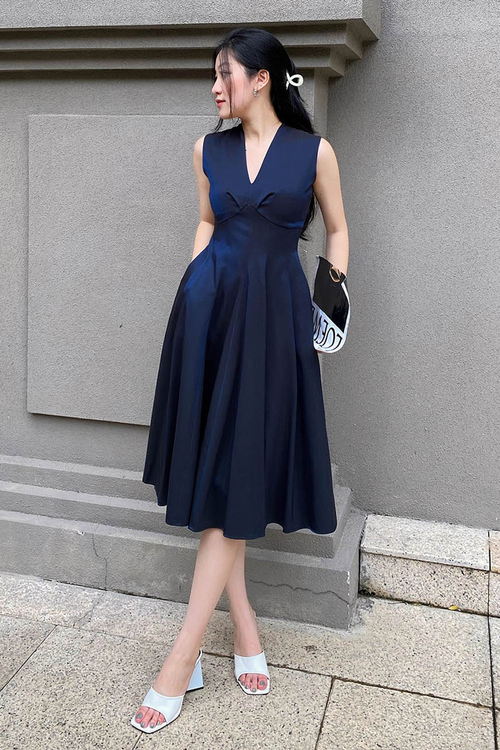 Đầm dự tiệc dáng xòe xếp ly nhấn ngực 