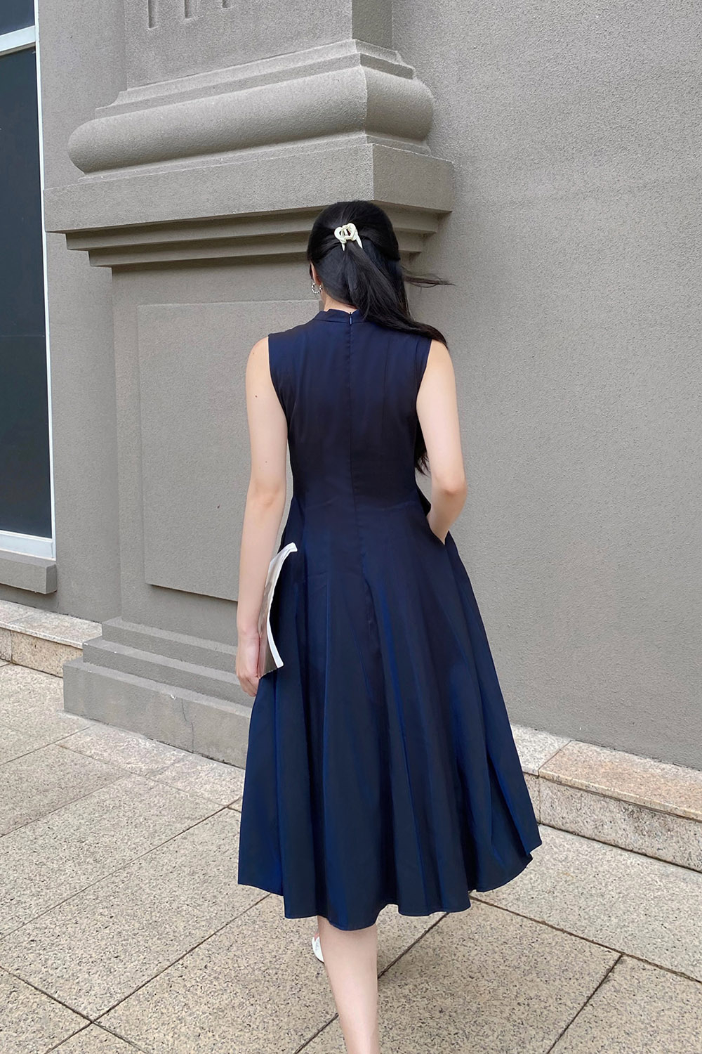 Đầm dự tiệc dáng xòe xếp ly nhấn ngực 