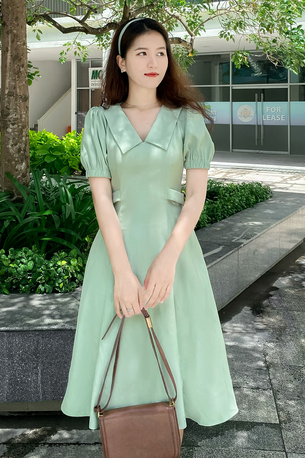 Đầm công sở nữ dáng xòe chữ a cổ sen 