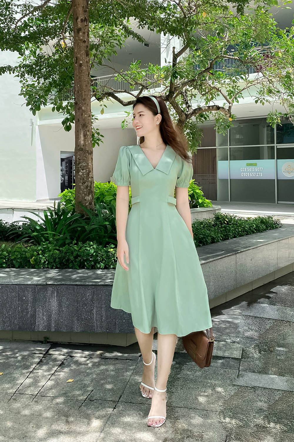 Đầm công sở nữ dáng xòe chữ a cổ sen 