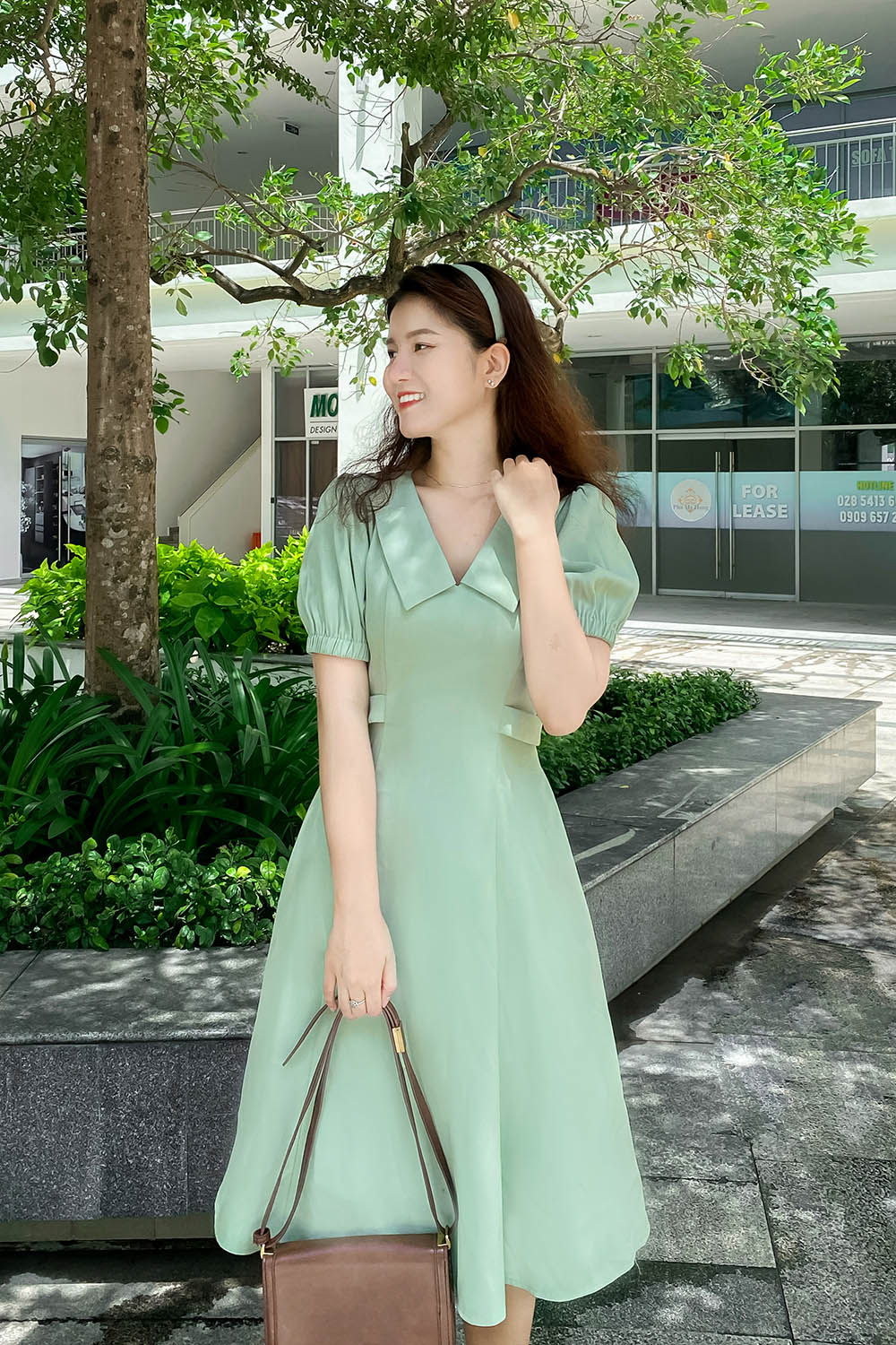 Đầm công sở nữ dáng xòe chữ a cổ sen 