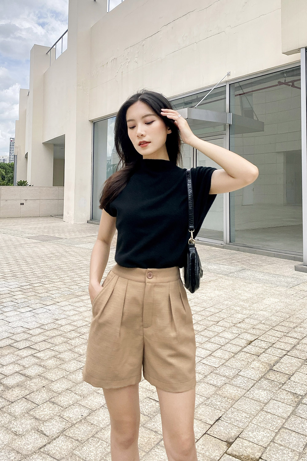 Quần short xếp ly phối túi 2 bên 