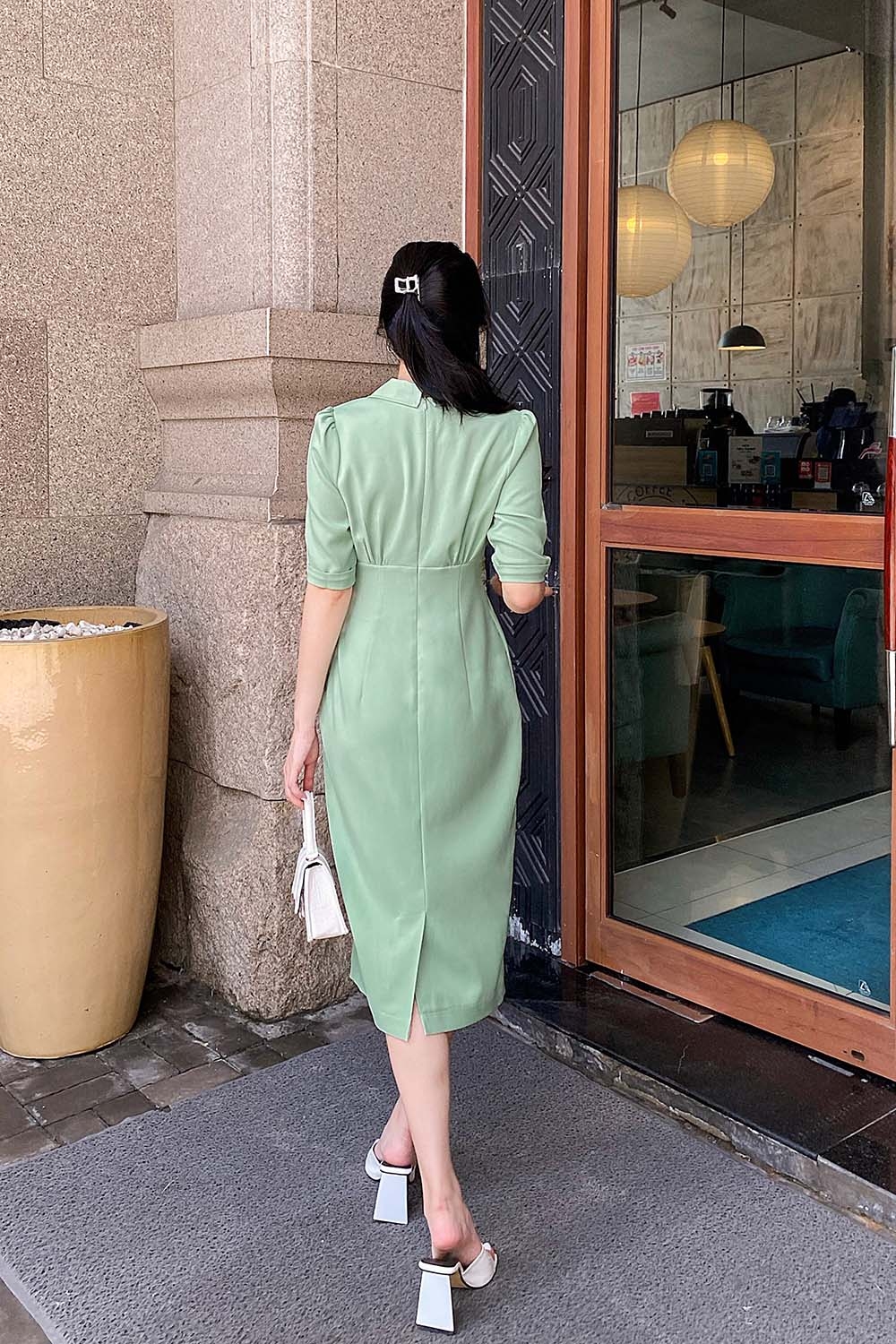 Đầm ôm công sở nhấn eo cao