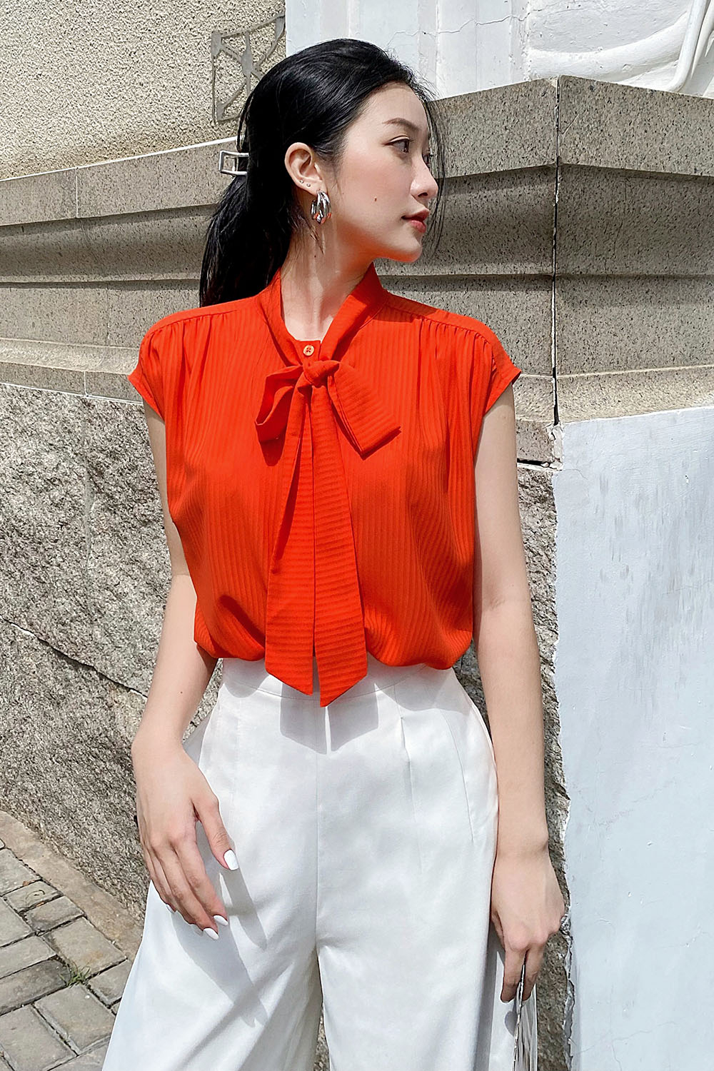 Áo sơ mi nữ cộc tay cổ thắt nơ 