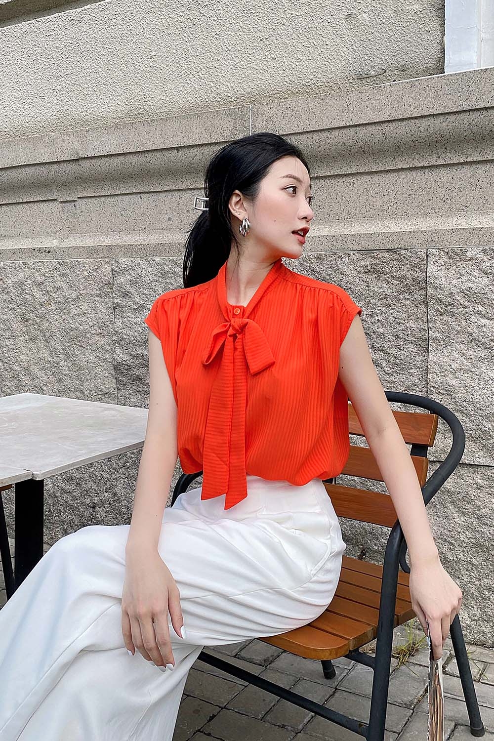 Áo sơ mi nữ cộc tay cổ thắt nơ 