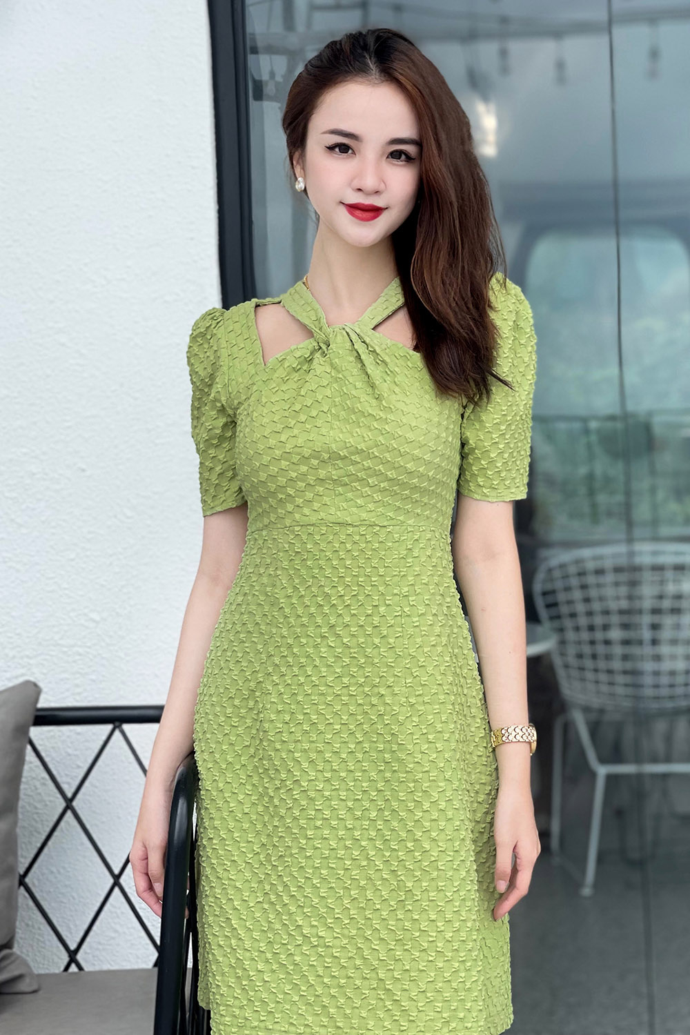 Đầm dự tiệc dáng chữ A cổ xoắn cut-out 