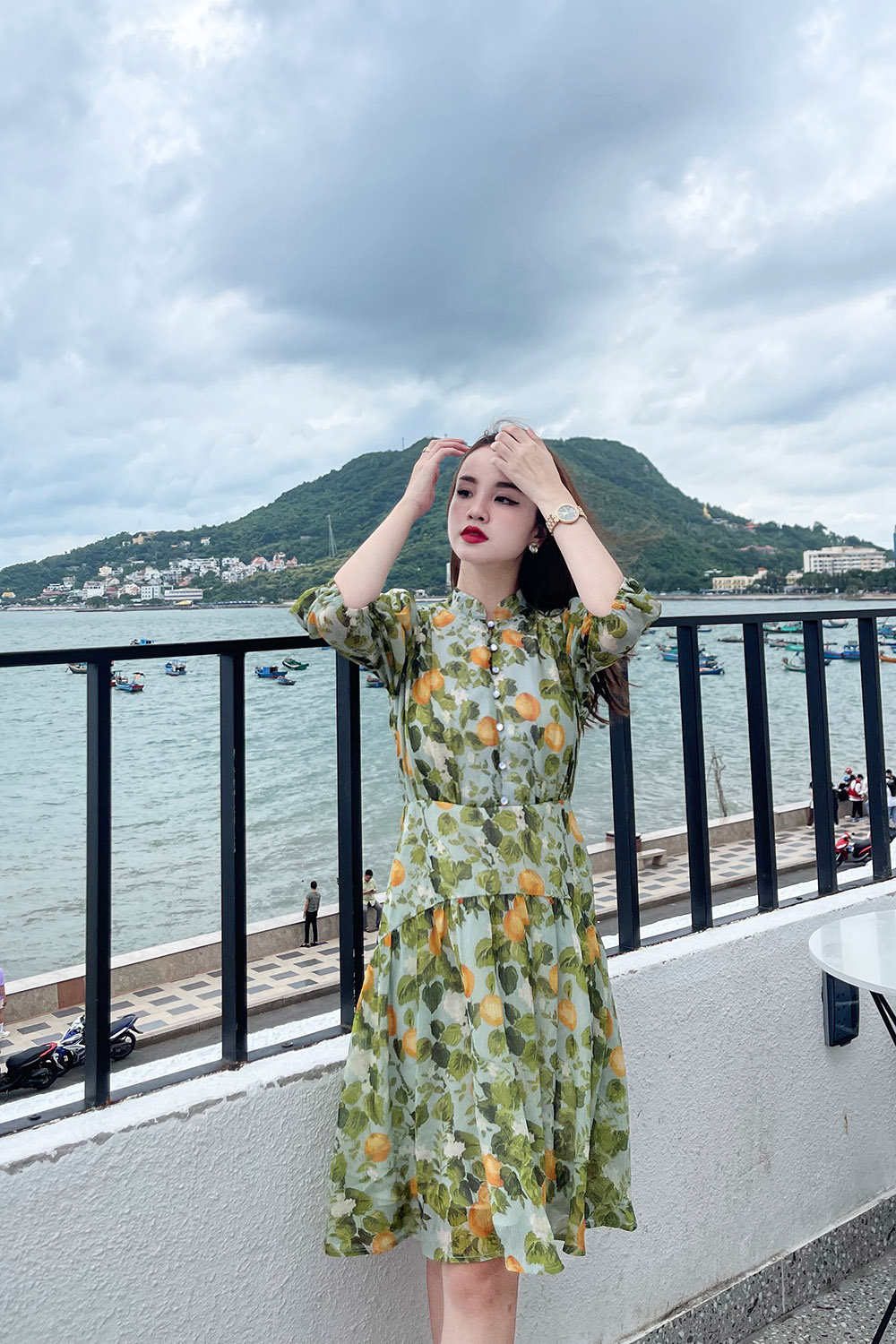 Đầm xòe nhấn eo họa tiết quả chanh 