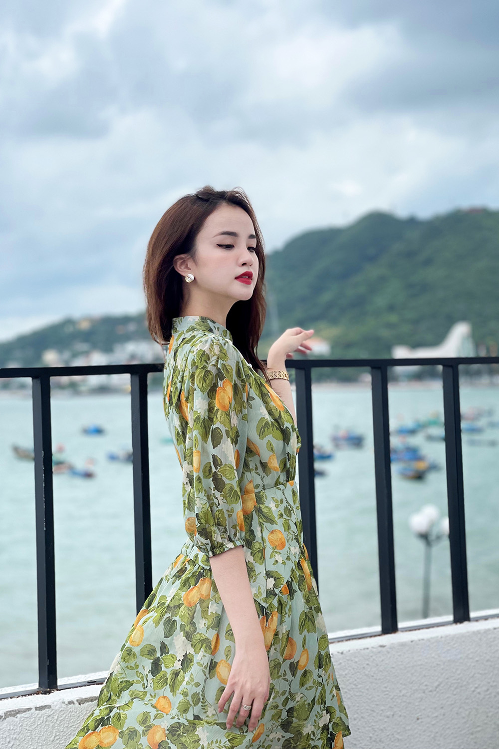 Đầm xòe nhấn eo họa tiết quả chanh 