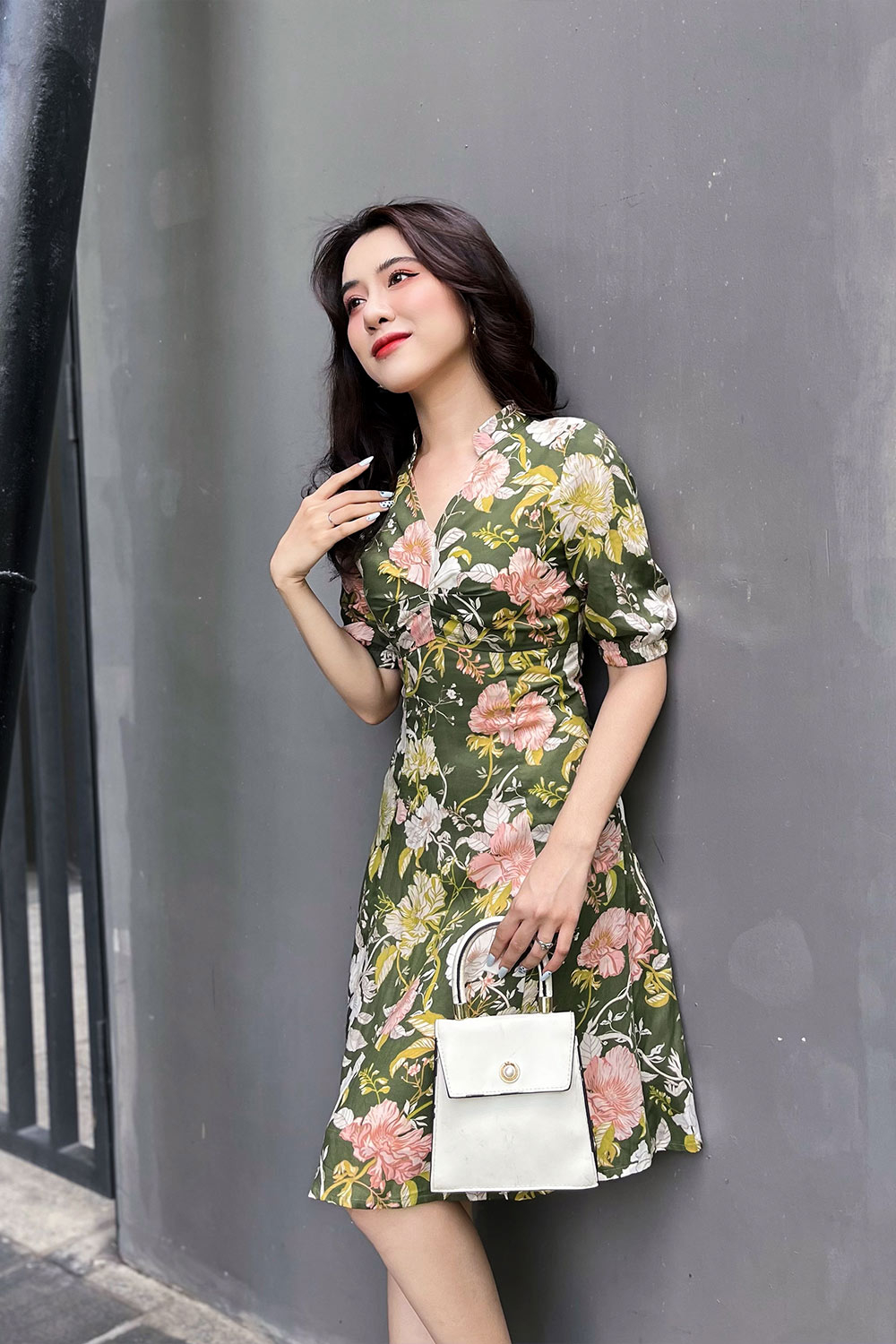 Đầm xòe hoa nhún ngực tay lỡ 