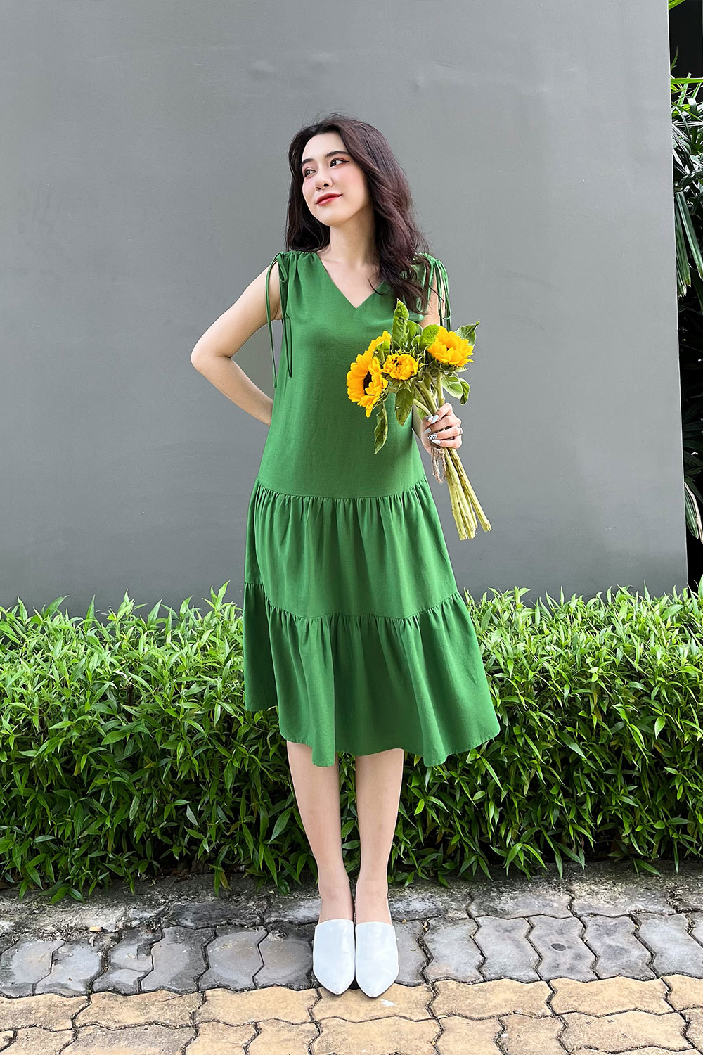 Đầm suông cổ tim sát nách phối nơ 