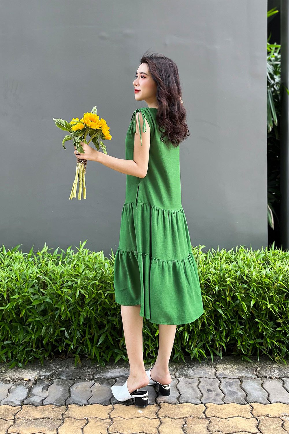 Đầm suông cổ tim sát nách phối nơ 