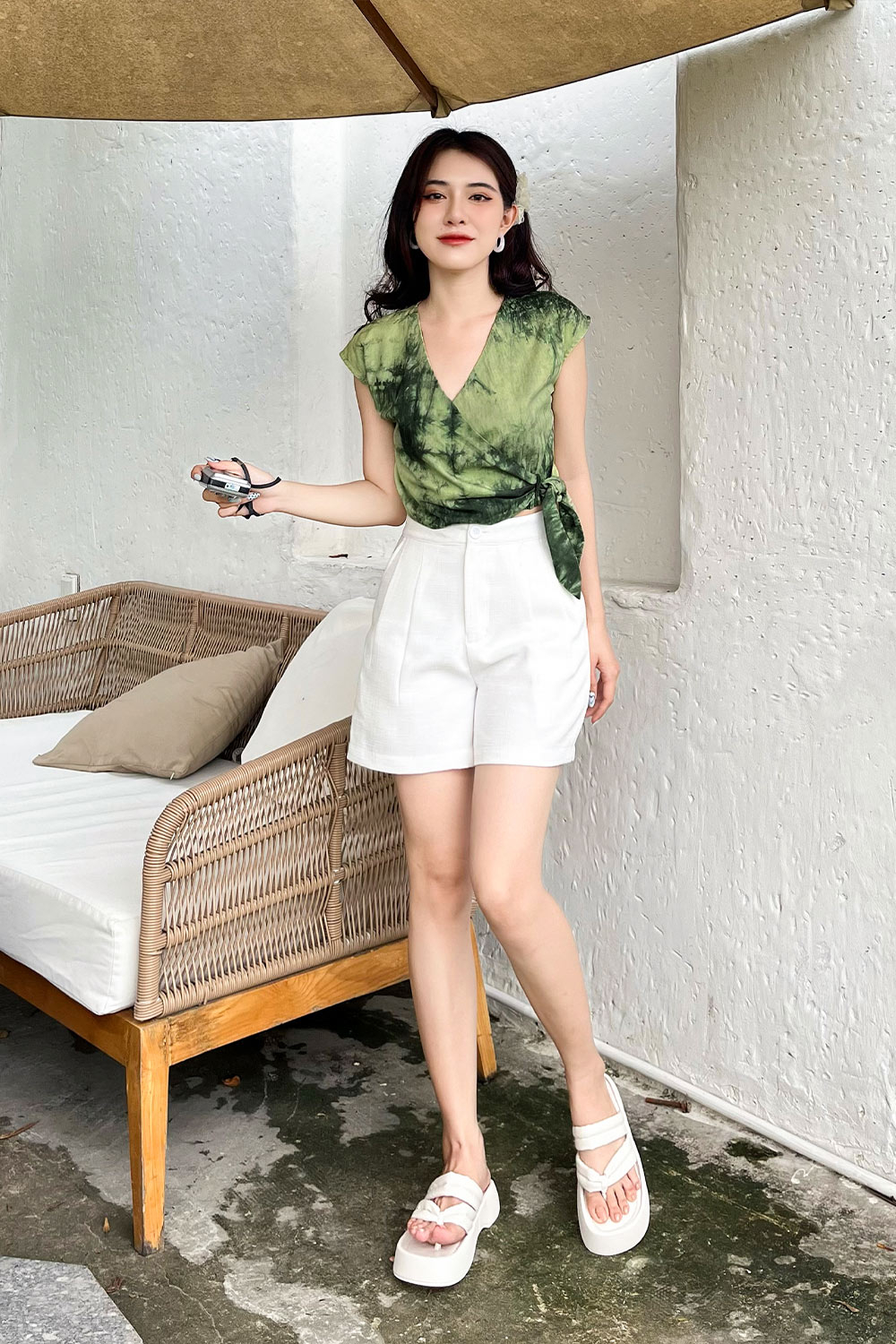 Áo croptop tie dye vạt đắp chéo phối nơ