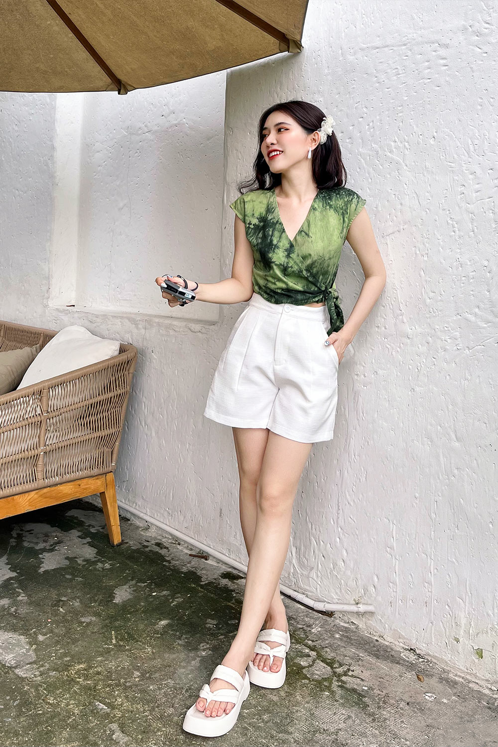 Áo croptop tie dye vạt đắp chéo phối nơ