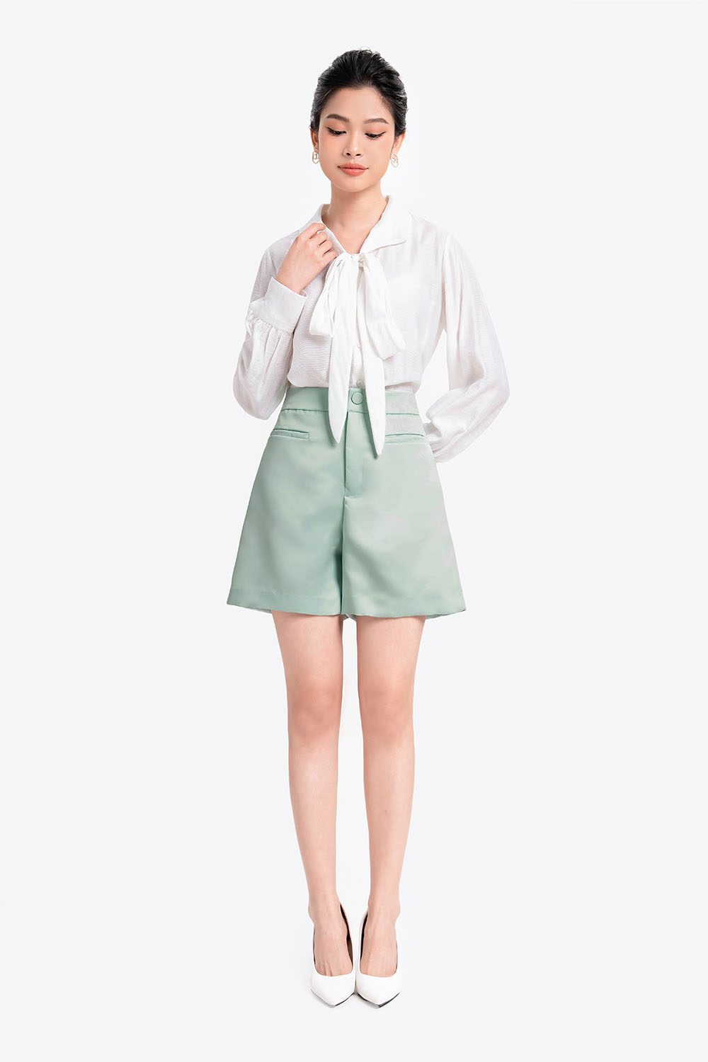 Áo sơ mi trắng công sở phối nơ cổ 