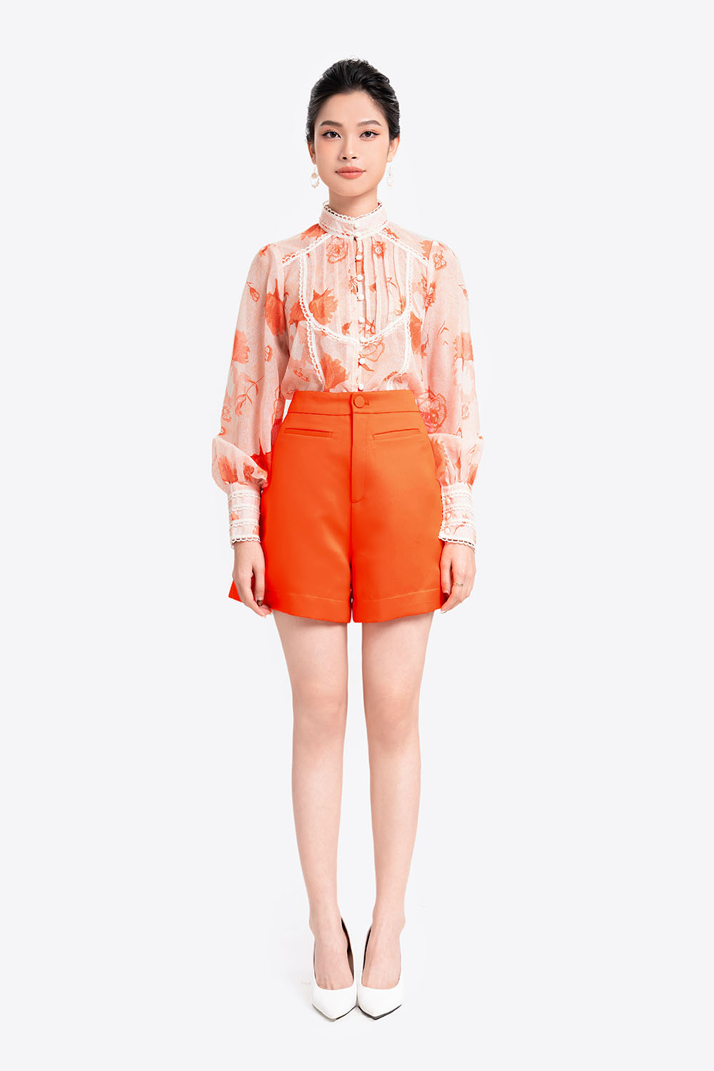 Áo sơ mi hoa tay dài viền đăng-ten 