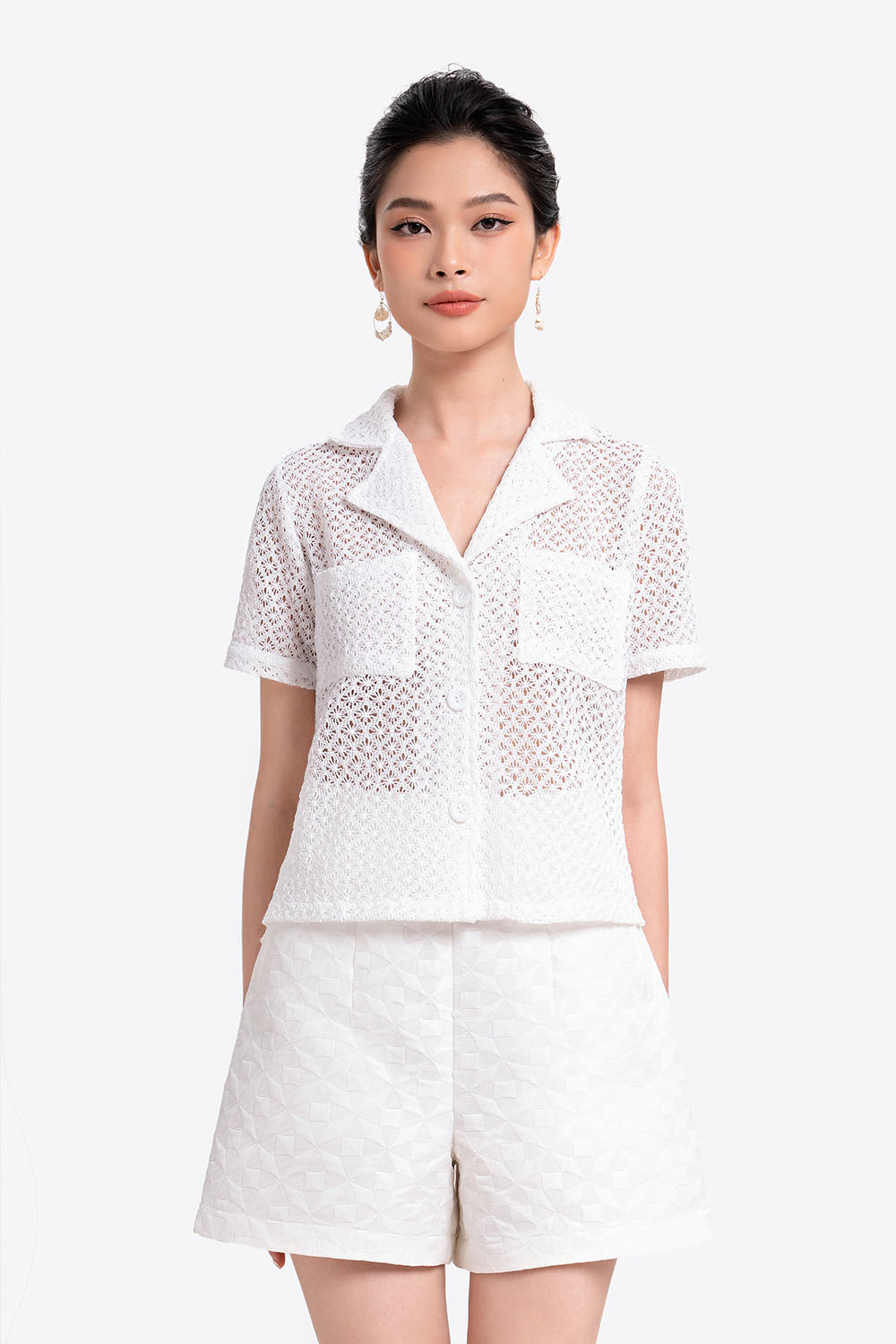 Quần đùi nữ màu trắng