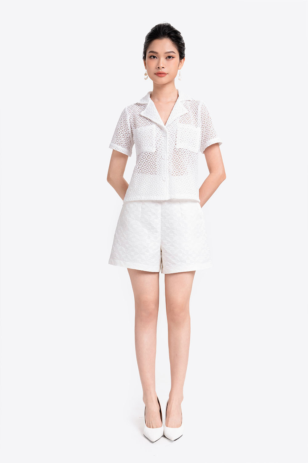 Quần đùi nữ màu trắng