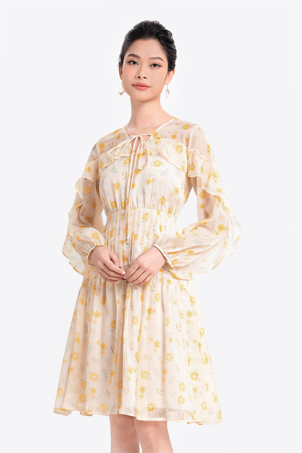 Đầm xòe họa tiết hoa tay dài phối bèo 