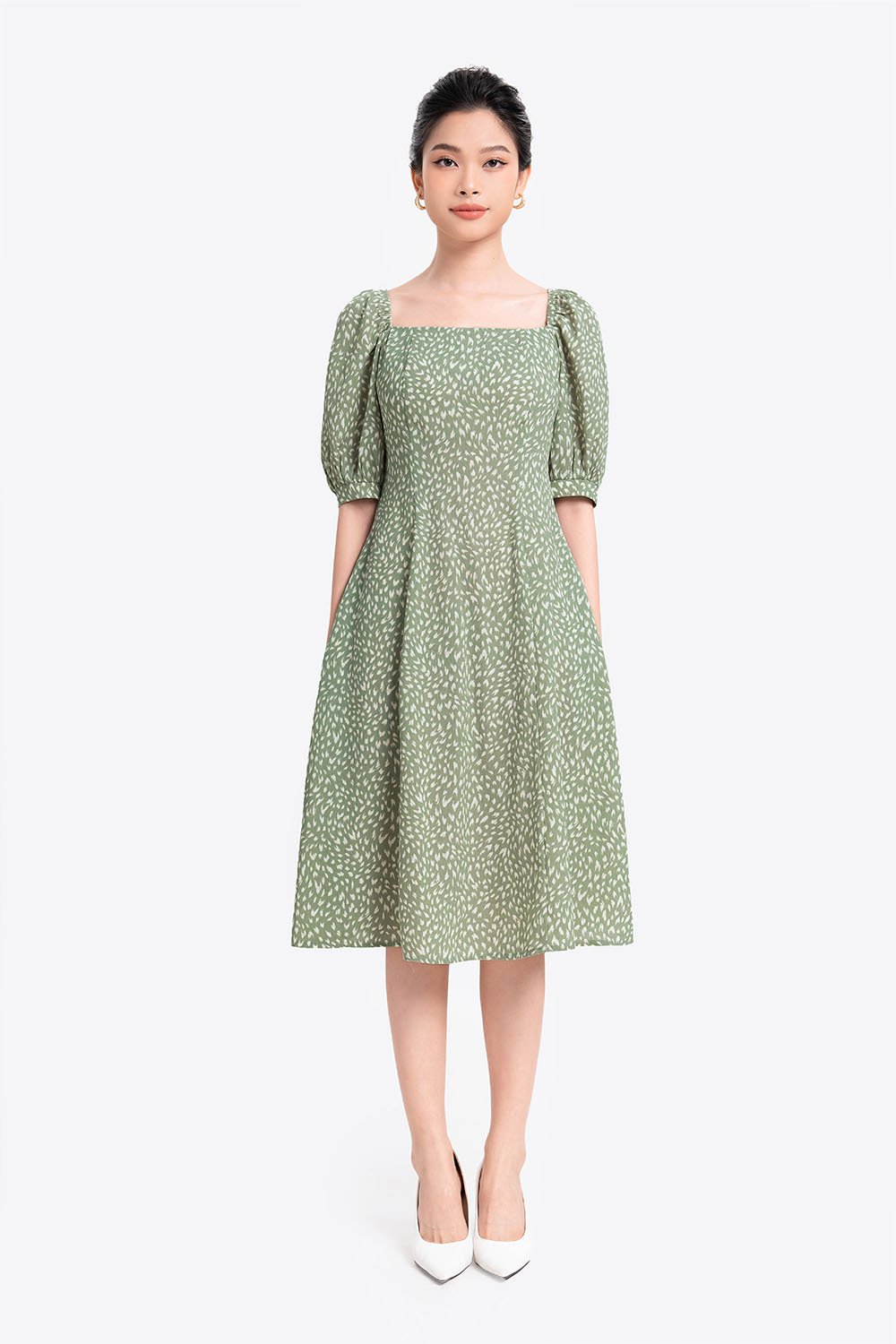 Đầm xòe họa tiết lưng cut out 