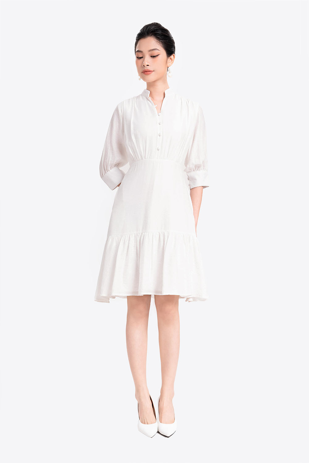 Đầm trắng đuôi cá tay lửng