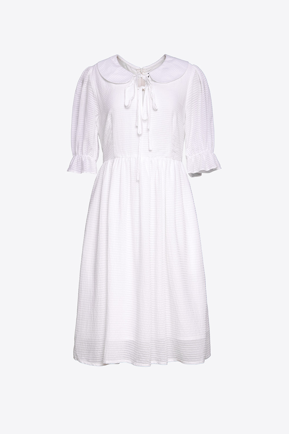 Đầm trắng babydoll tay lỡ phối nơ