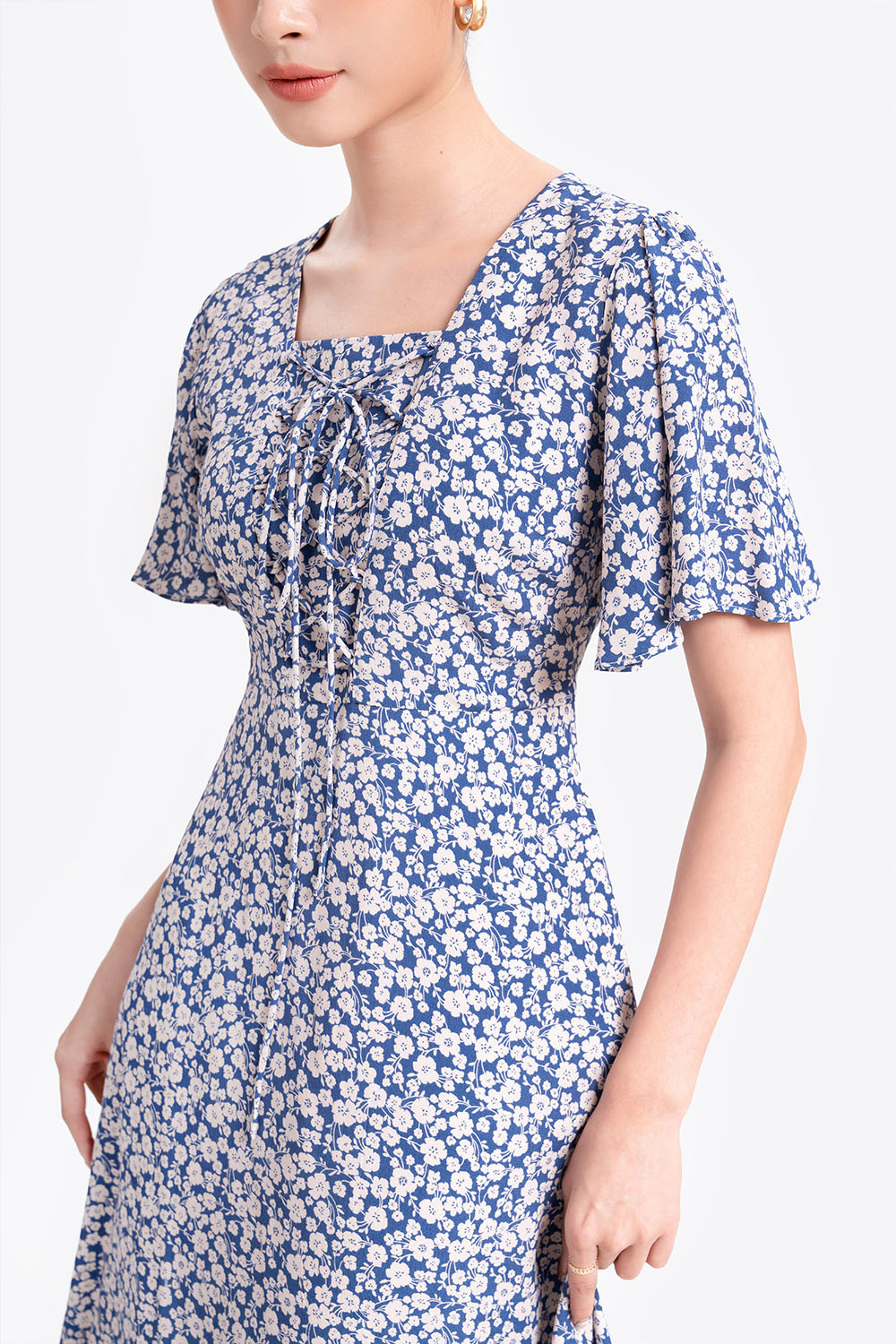 Đầm hoa dáng xòe tay cánh tiên