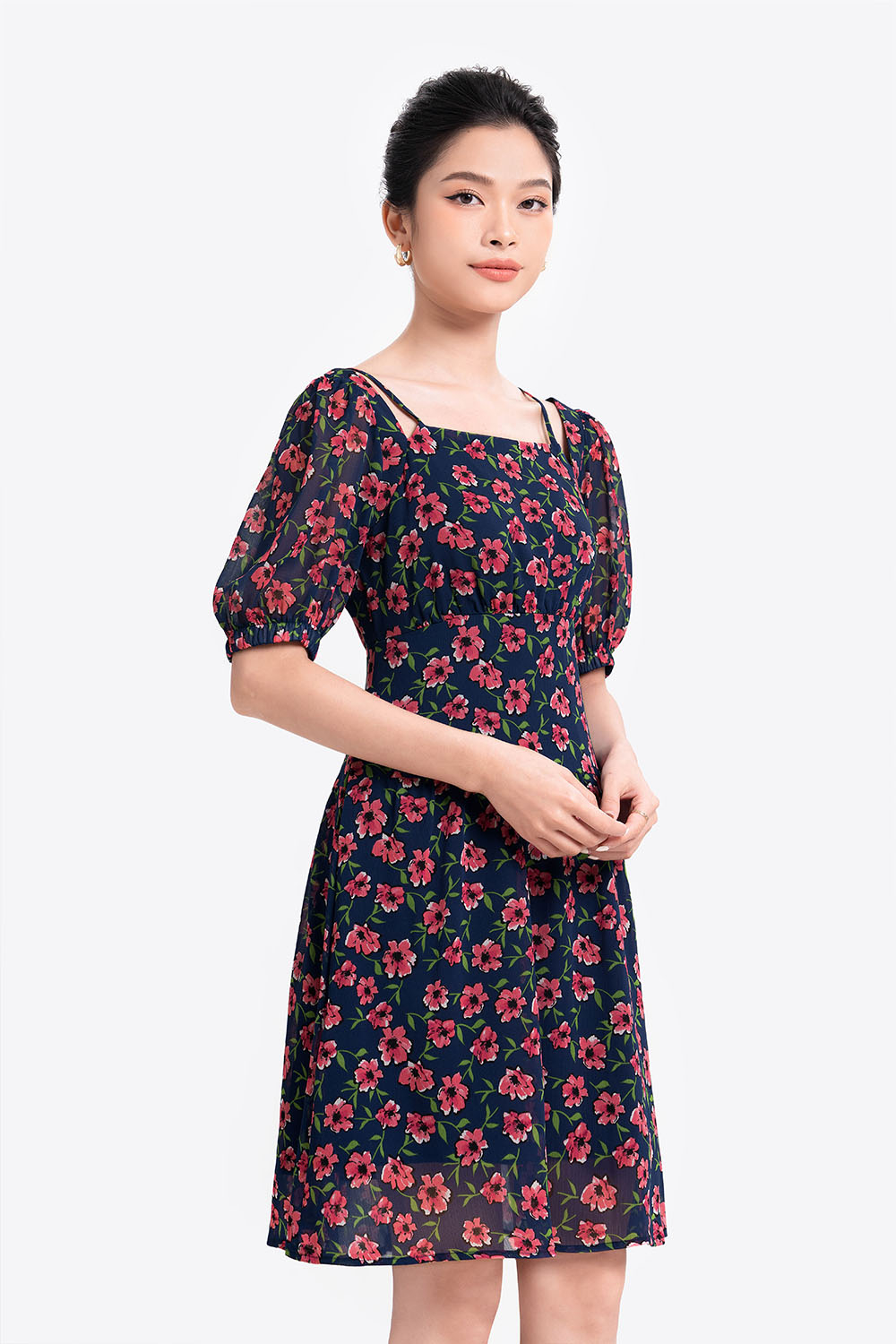 Đầm xòe họa tiết hoa tay phồng 