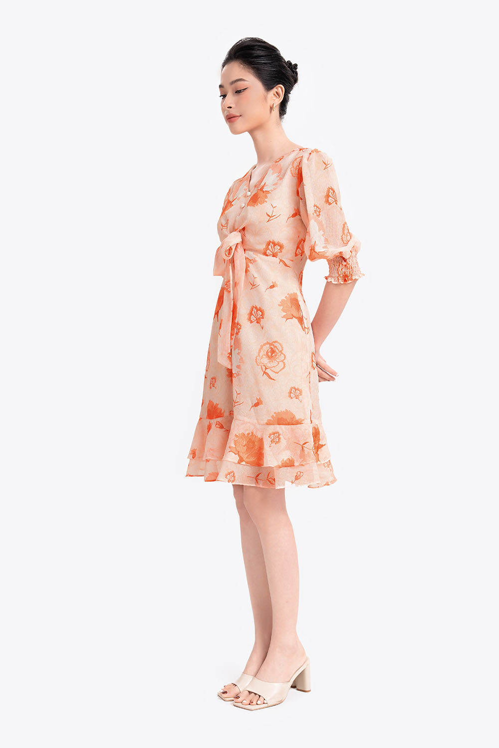 Đầm hoa chữ A đuôi cá phối nơ ở ngực