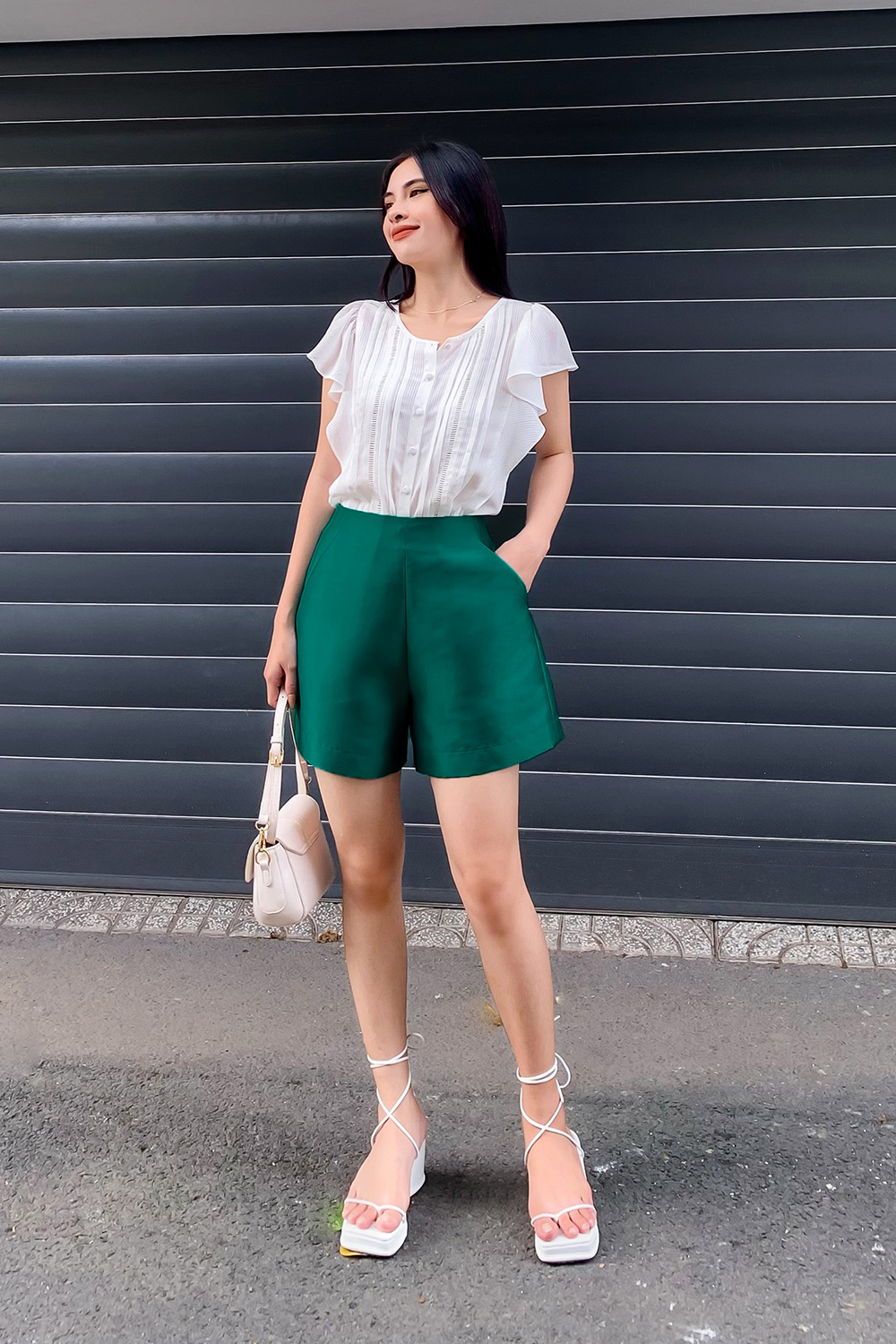 Quần short nữ ngắn ống rộng màu xanh