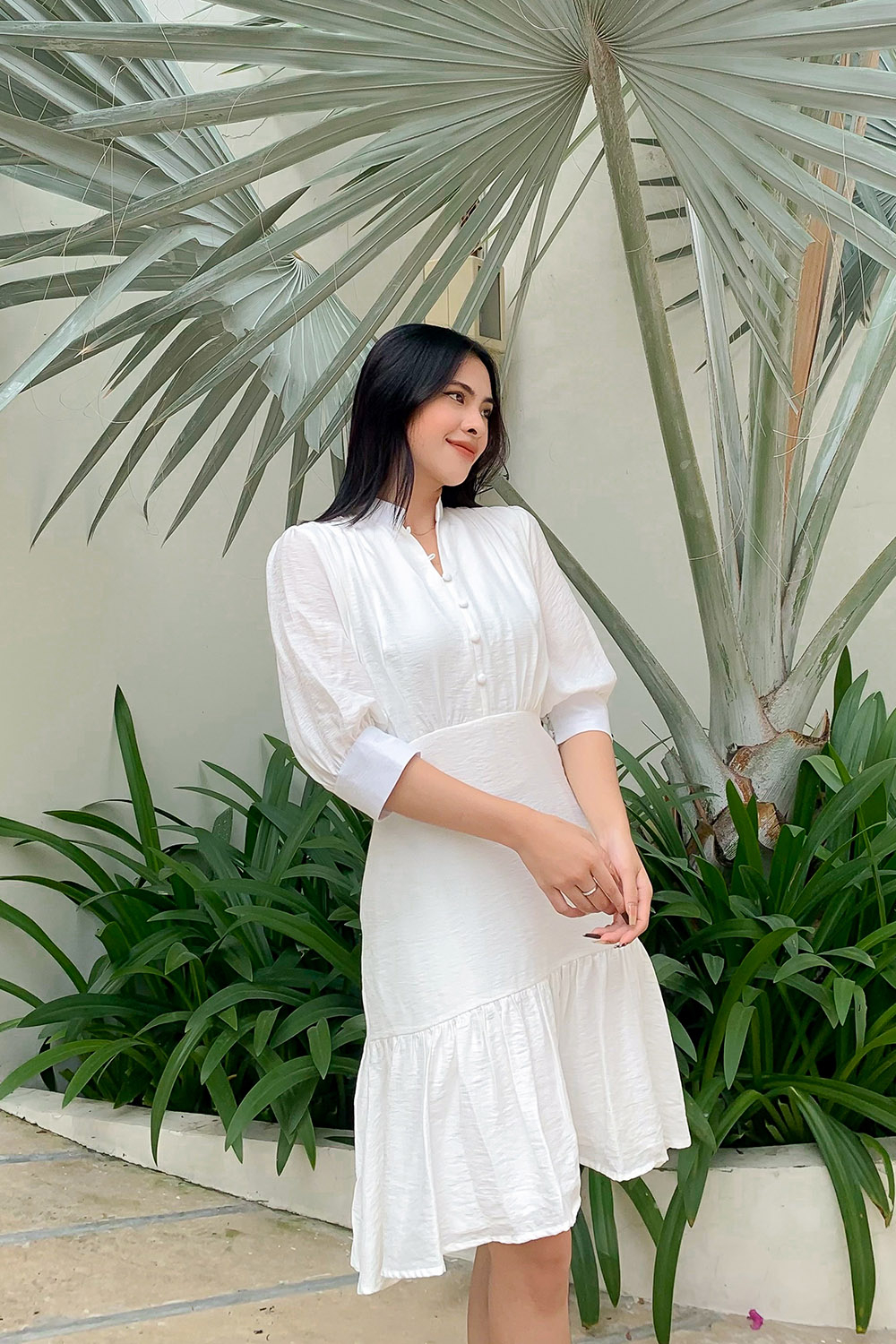 Đầm trắng đuôi cá tay lửng