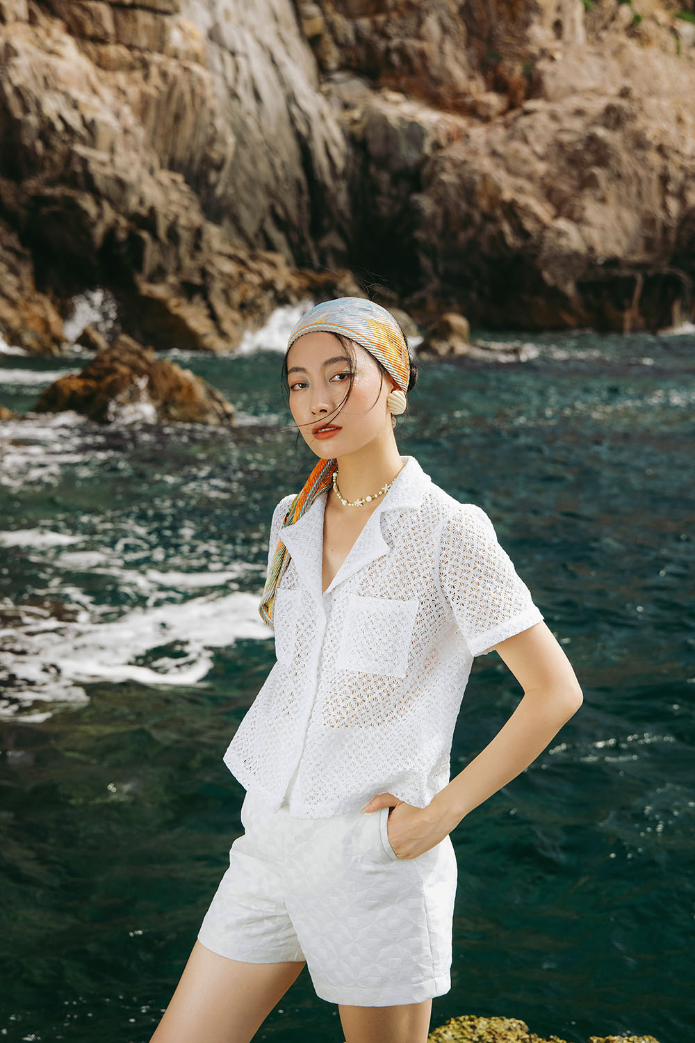 Áo sơ mi trắng nữ ren cotton 