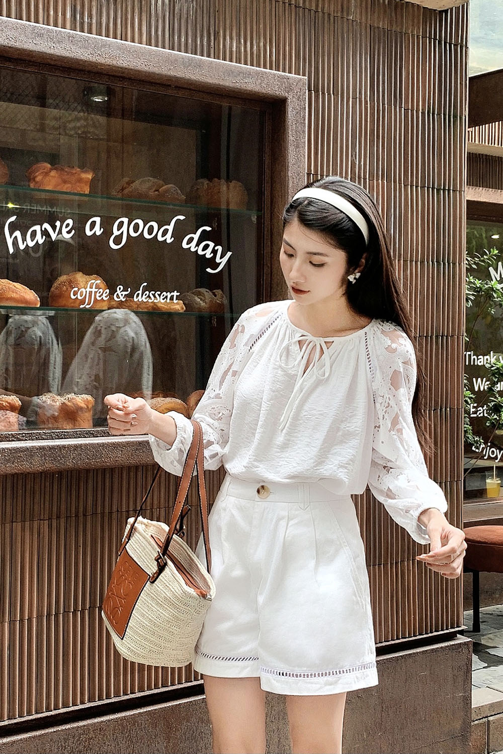 Áo sơ mi công sở nữ màu trắng tay lỡ 