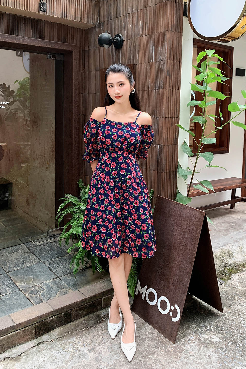 Đầm xòe họa tiết hoa tay phồng 