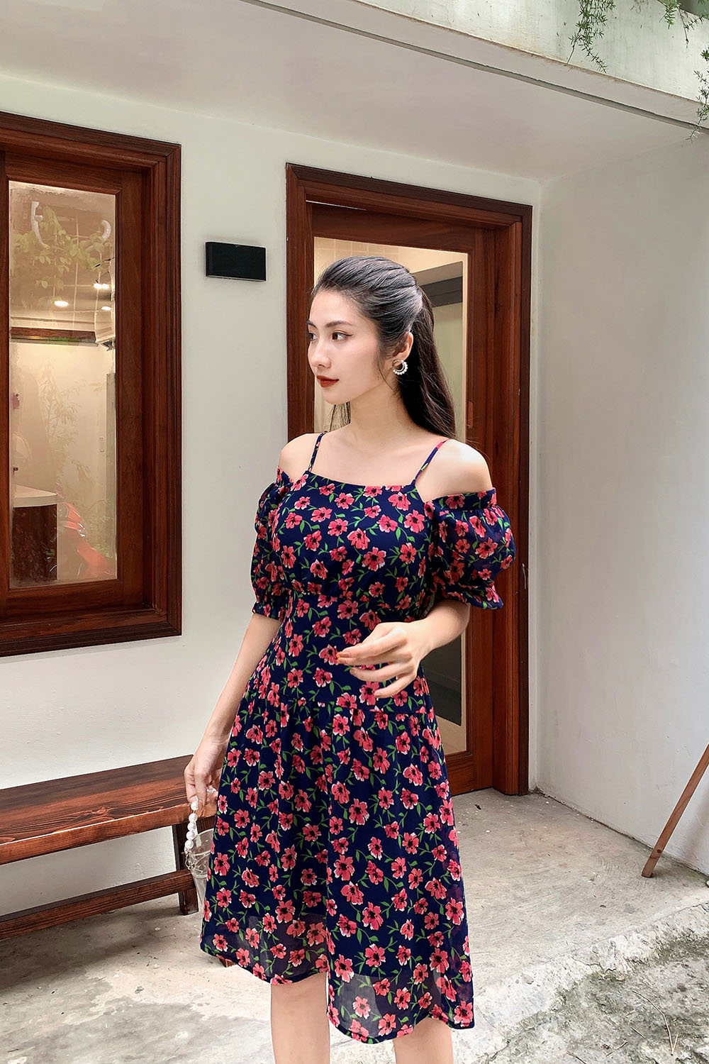 Đầm xòe họa tiết hoa tay phồng 