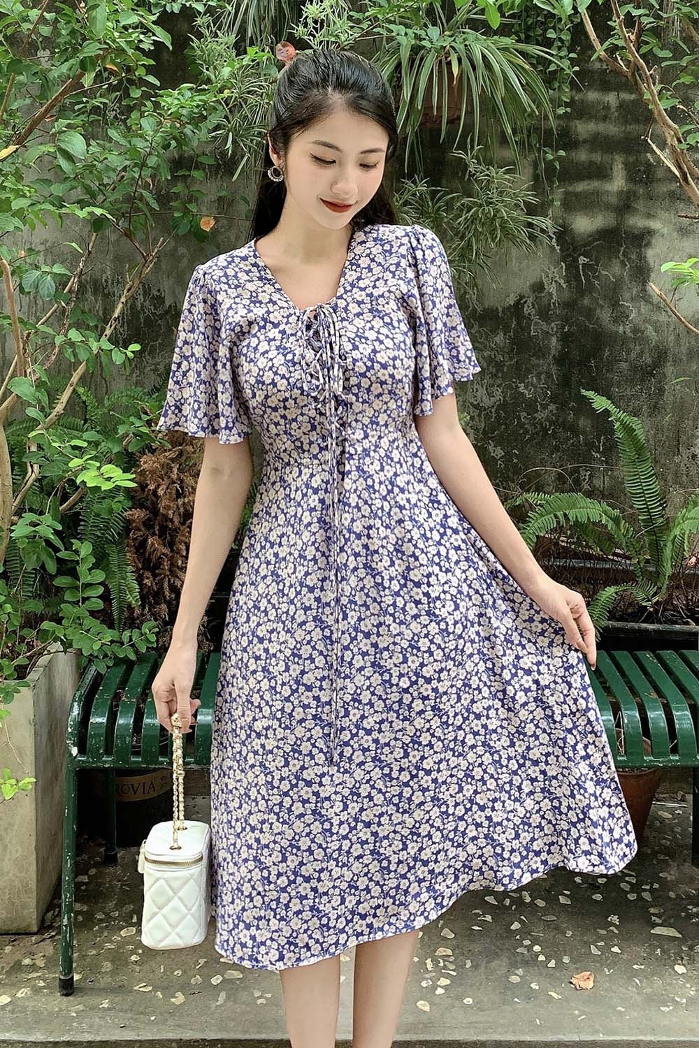 Đầm hoa dáng xòe tay cánh tiên