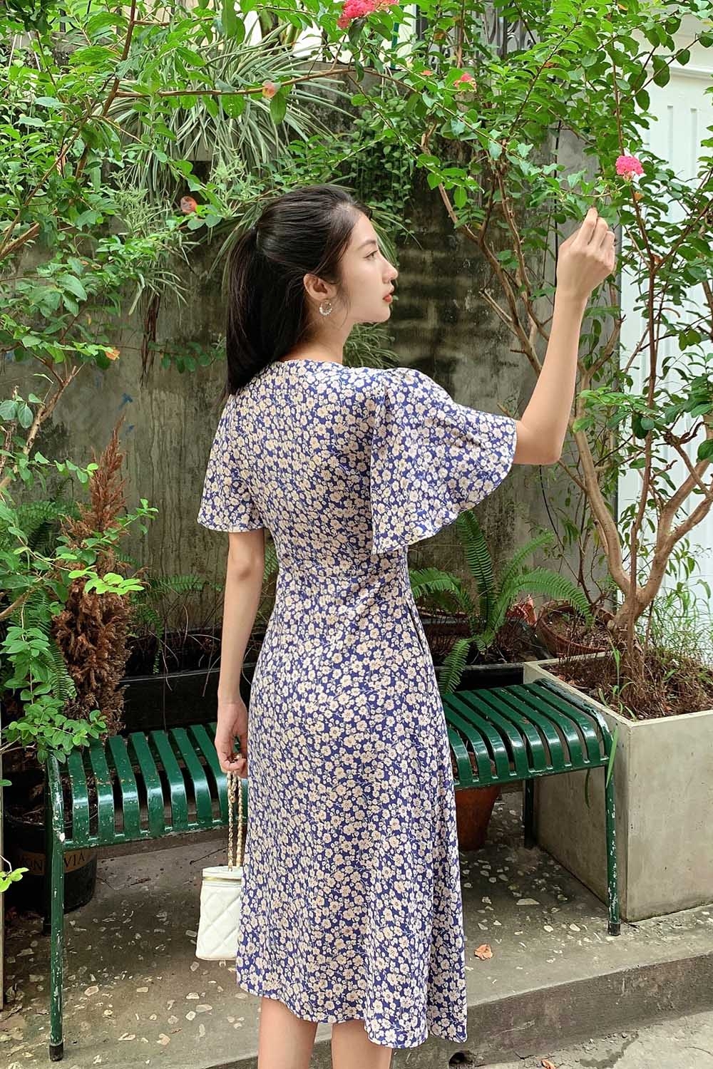 Đầm hoa dáng xòe tay cánh tiên