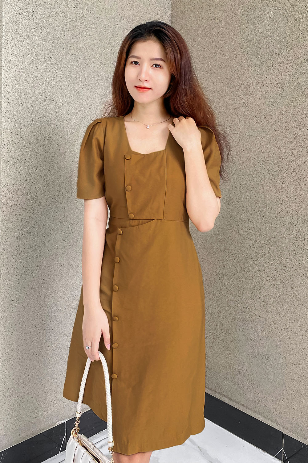 Đầm chữ A tà lệch cổ vuông phối nút KK114-36