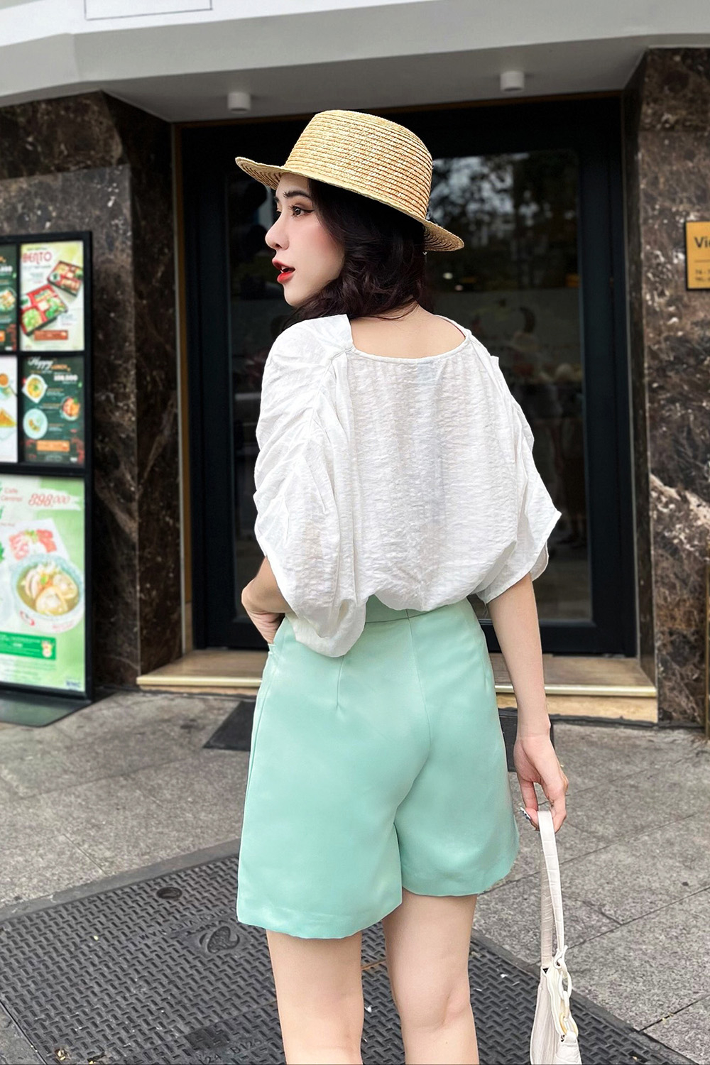 Quần short nữ hai túi trước 