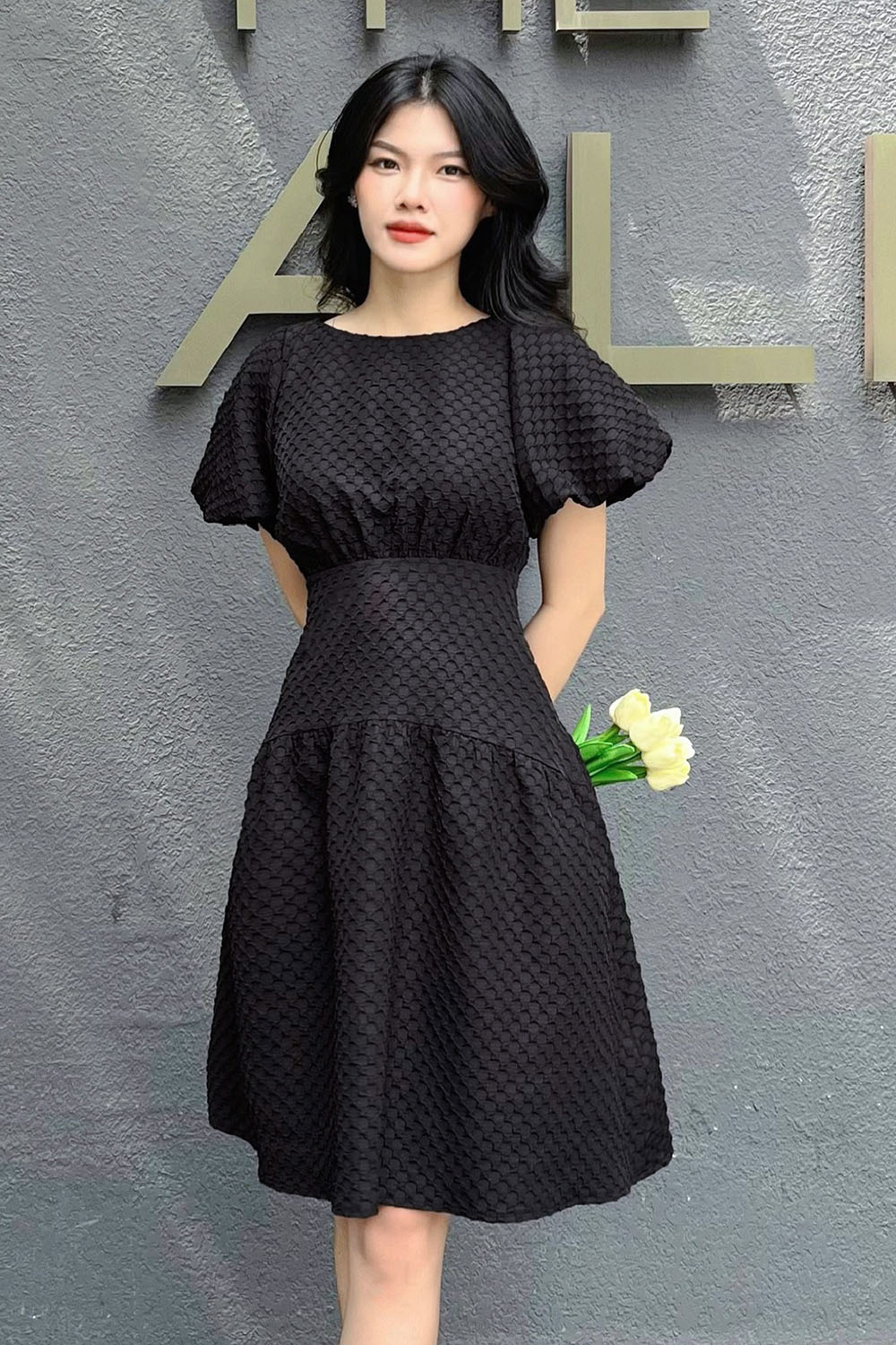 Đầm đen dáng xòe tay phồng KK114-15